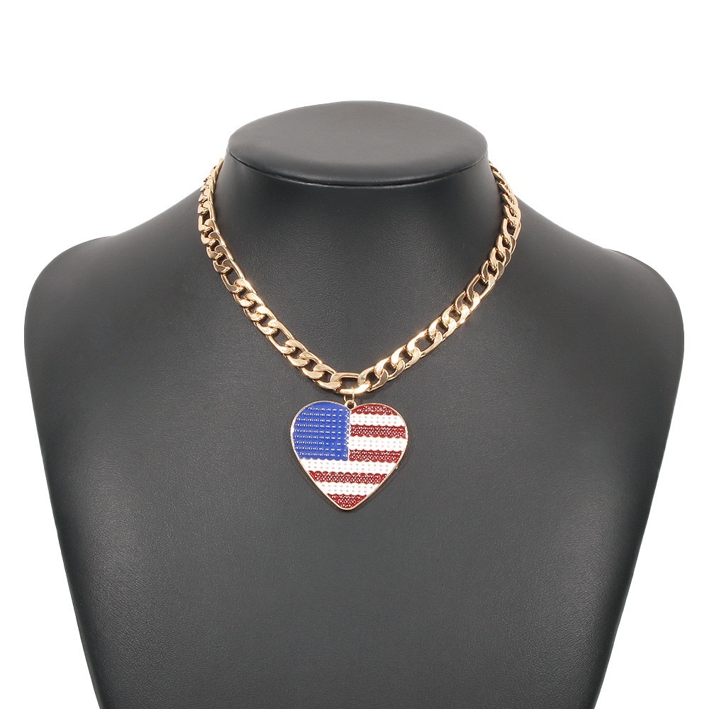 🇺🇸Gold Patriotic American Flag Hanging Heart Charm Necklace!